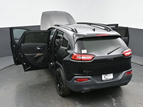 Used 2017 Jeep Cherokee Altitude image 63