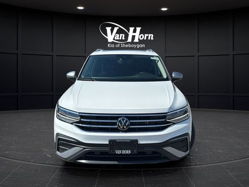 Used 2024 Volkswagen Tiguan Wolfsburg Edition AWD/4WD image 2