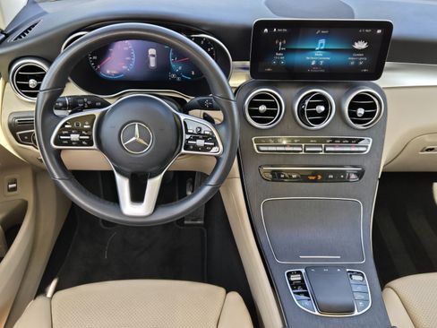Used 2021 Mercedes-Benz GLC 300 4MATIC image 11