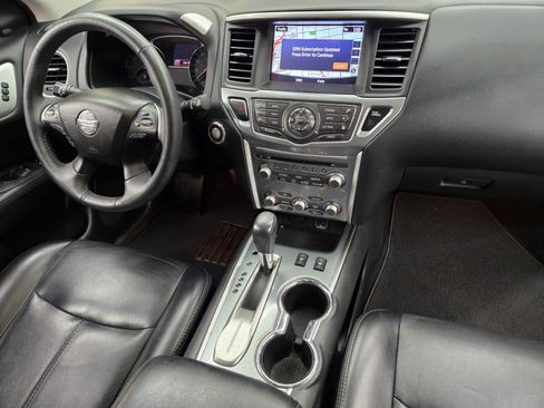 Used 2019 Nissan Pathfinder SL FWD image 14