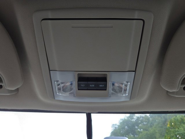 Used 2011 Lincoln Navigator 4WD image 33