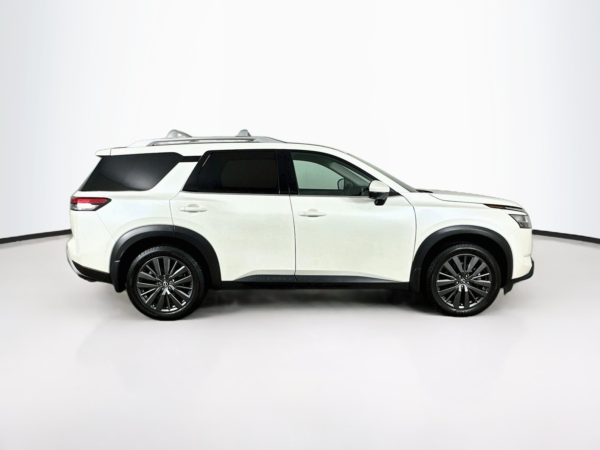 Used 2022 Nissan Pathfinder SL w/ SL Premium Package FWD image 10