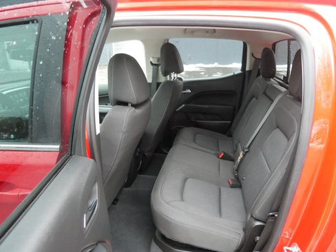 Used 2019 Chevrolet Colorado LT w/ LT Convenience Package image 12