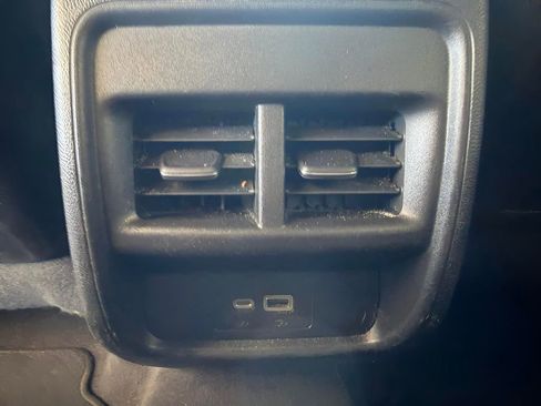 Used 2024 Cadillac XT4 Premium Luxury image 17