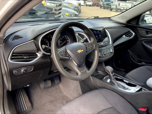 Used 2023 Chevrolet Malibu LS image 17