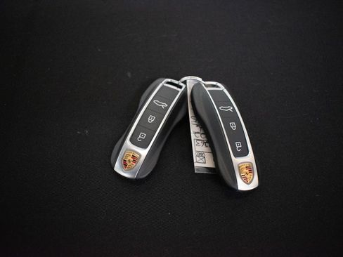 Certified 2022 Porsche 911 Carrera 4S AWD/4WD image 35