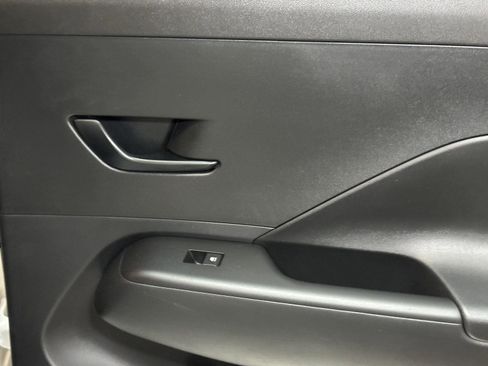 Used 2025 Hyundai Kona SEL image 35