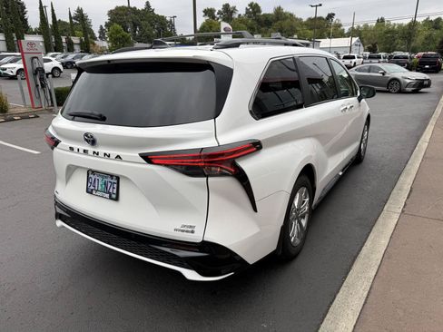Certified 2023 Toyota Corolla SE w/ SE Package FWD image 22