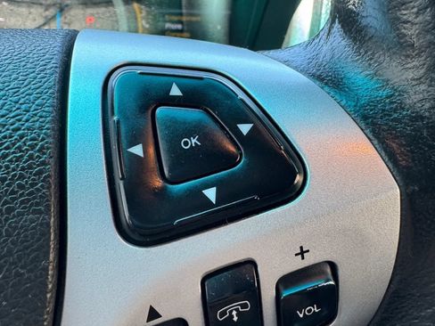Used 2013 Ford Explorer XLT AWD/4WD image 13