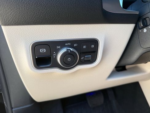 New 2026 Mercedes-Benz GLB 250 4MATIC image 26