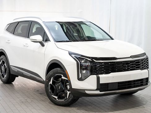 New 2026 Kia Sportage EX AWD/4WD image 1