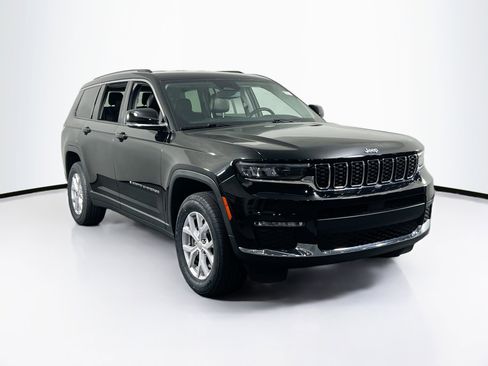 Used 2022 Jeep Grand Cherokee L Limited AWD/4WD image 3
