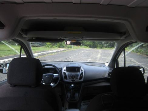 Used 2016 Ford Transit Connect XLT FWD image 16