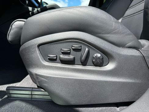 Used 2026 Porsche Cayenne AWD/4WD image 28