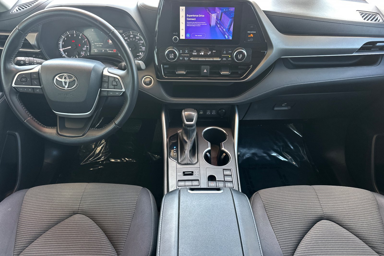 Certified 2025 Toyota Highlander LE AWD/4WD image 17