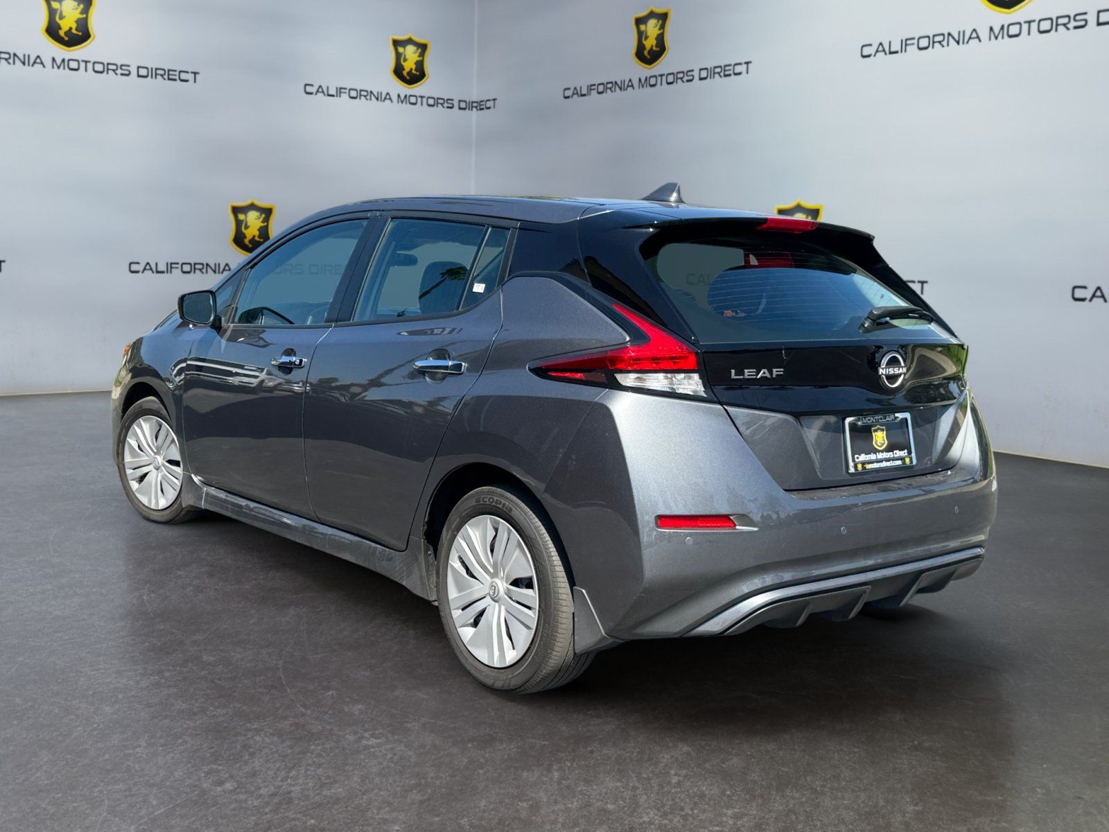 Used 2025 Nissan Leaf S FWD image 3