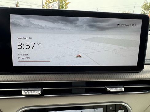 Used 2024 Genesis GV60 Advanced image 15