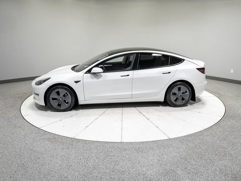 Used 2021 Tesla Model 3 Standard Range Plus RWD image 25