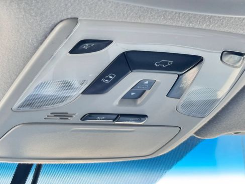 Used 2013 Toyota Sienna XLE w/ Entertainment Pkg FWD image 32