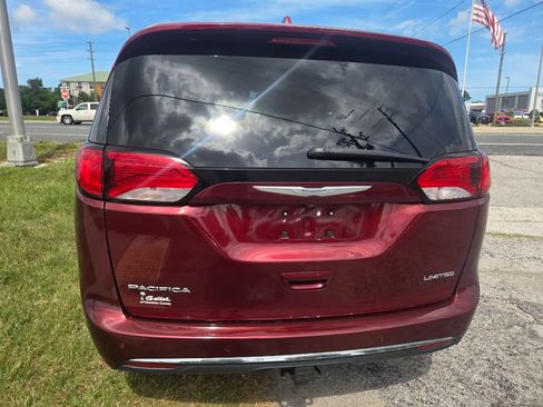 Used 2017 Chrysler Pacifica Limited FWD image 4