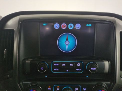 Used 2018 Chevrolet Silverado 1500 LT w/ Midnight Edition AWD/4WD image 19