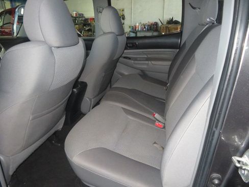 Used 2012 Toyota Tacoma 4x4 Double Cab image 25