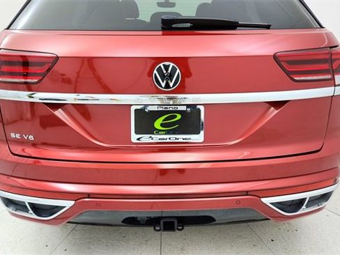 Used 2021 Volkswagen Atlas Cross Sport SE w/ Panoramic Sunroof Package image 11