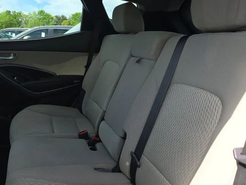 Used 2017 Hyundai Santa Fe Sport FWD image 6