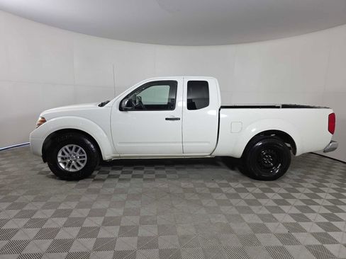 Used 2019 Nissan Frontier SV image 4