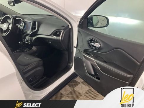 Used 2022 Jeep Cherokee Latitude Lux FWD image 17