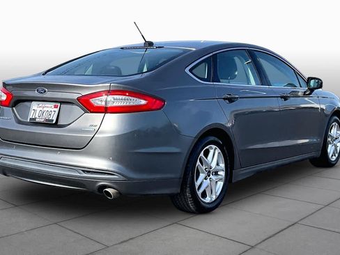 Used 2013 Ford Fusion SE FWD image 12
