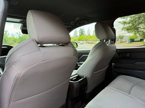 Certified 2025 Toyota Tacoma SR5 AWD/4WD image 17