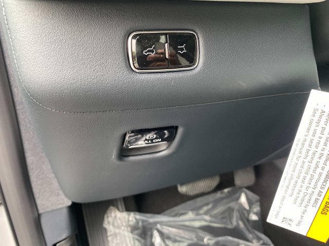 New 2026 Lincoln Navigator Reserve AWD/4WD image 14