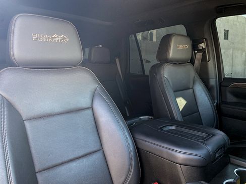 Used 2022 Chevrolet Tahoe High Country AWD/4WD image 19