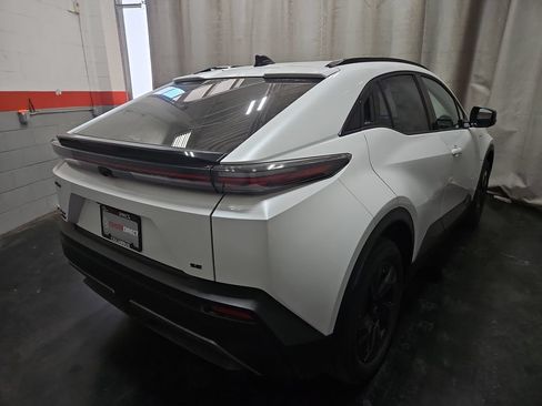 New 2026 Toyota C-HR AWD/4WD image 10