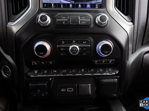 Used 2022 GMC Sierra 2500 Denali w/ Denali Black Diamond Edition AWD/4WD image 28