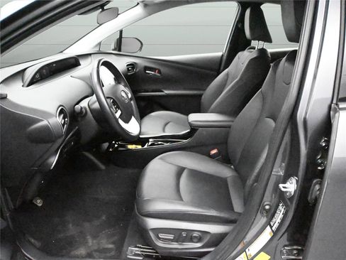 Used 2019 Toyota Prius Prime Premium image 7