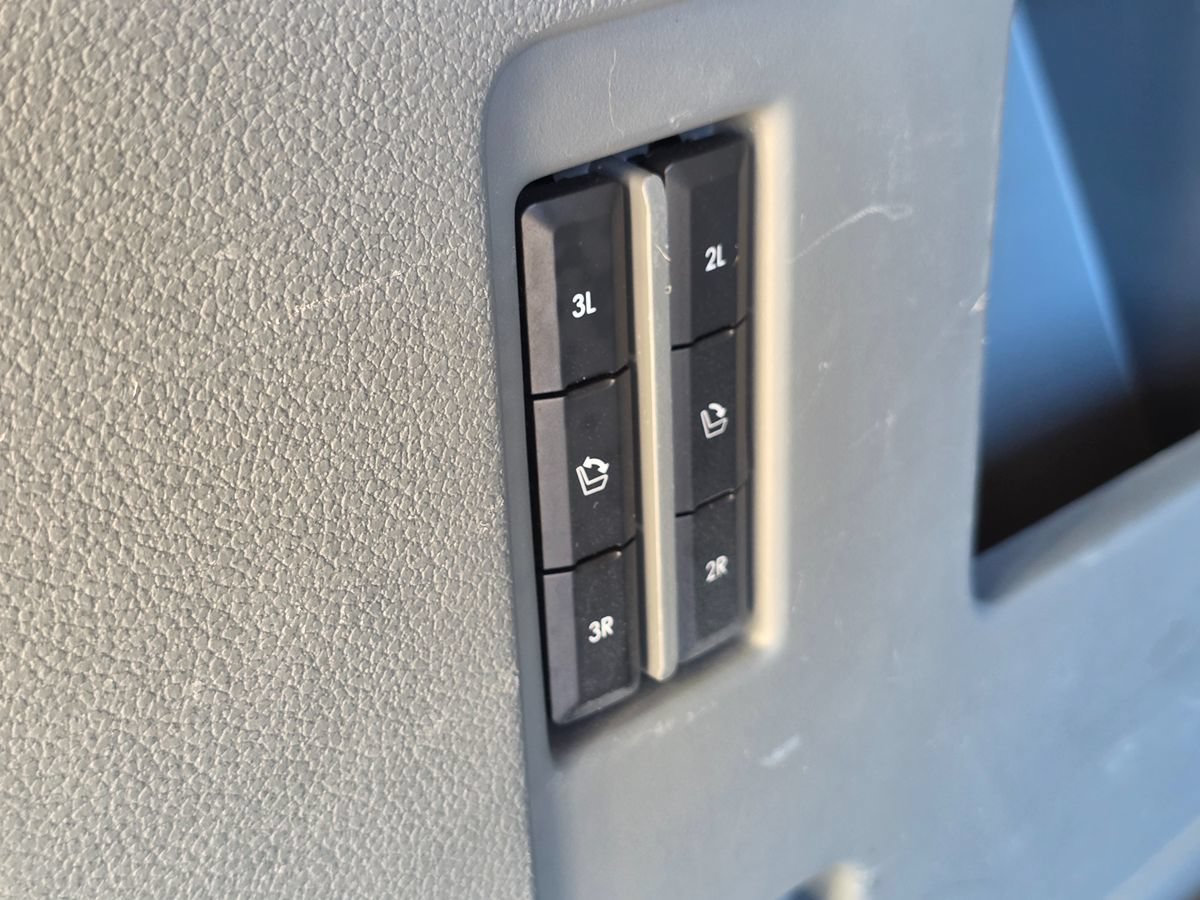 Used 2018 Lincoln Navigator L Select w/ Technology Package RWD image 20