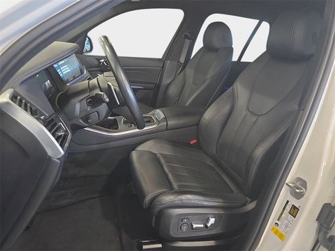 Certified 2022 BMW X5 sDrive40i w/ Premium Package image 12