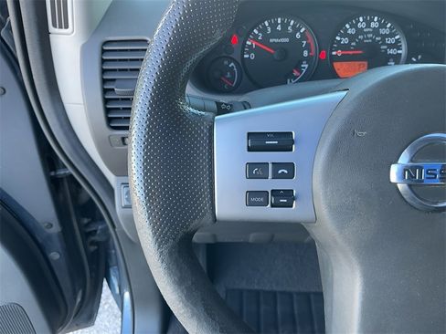 Used 2017 Nissan Frontier SV image 16