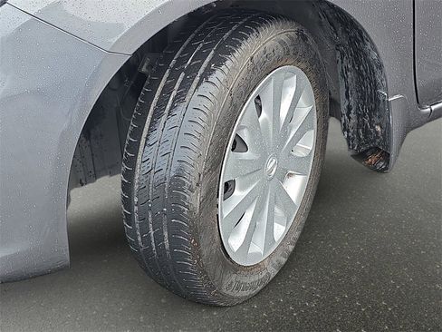 Used 2019 Nissan Versa S Plus image 34