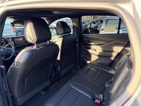 New 2026 Buick Envista Avenir image 8
