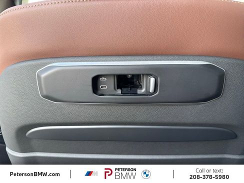 Used 2025 BMW X7 xDrive40i AWD/4WD image 23