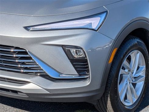 Used 2025 Buick Envista Preferred image 9