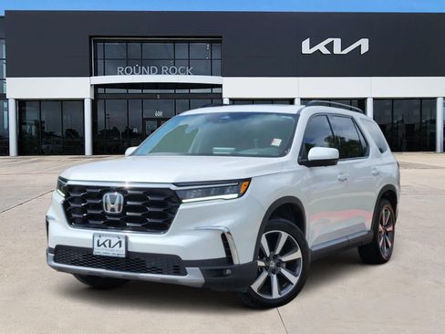 Used 2025 Honda Pilot Elite image 1