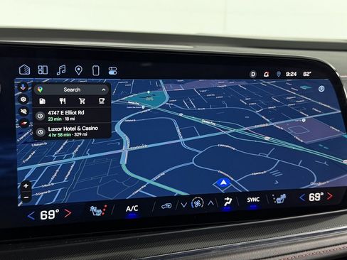 Used 2025 Chevrolet Suburban RST image 17