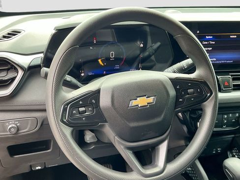 Used 2024 Chevrolet TrailBlazer LT FWD image 11