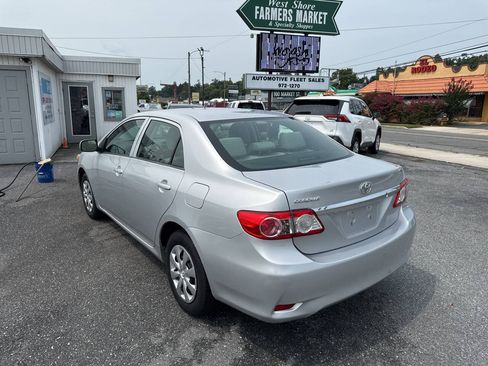 Used 2013 Toyota Corolla L FWD image 5