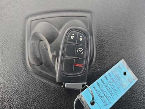 Used 2017 RAM 2500 Laramie AWD/4WD image 28
