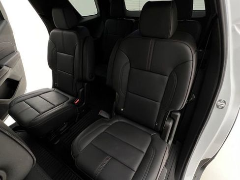 Used 2023 Chevrolet Traverse RS AWD/4WD image 18